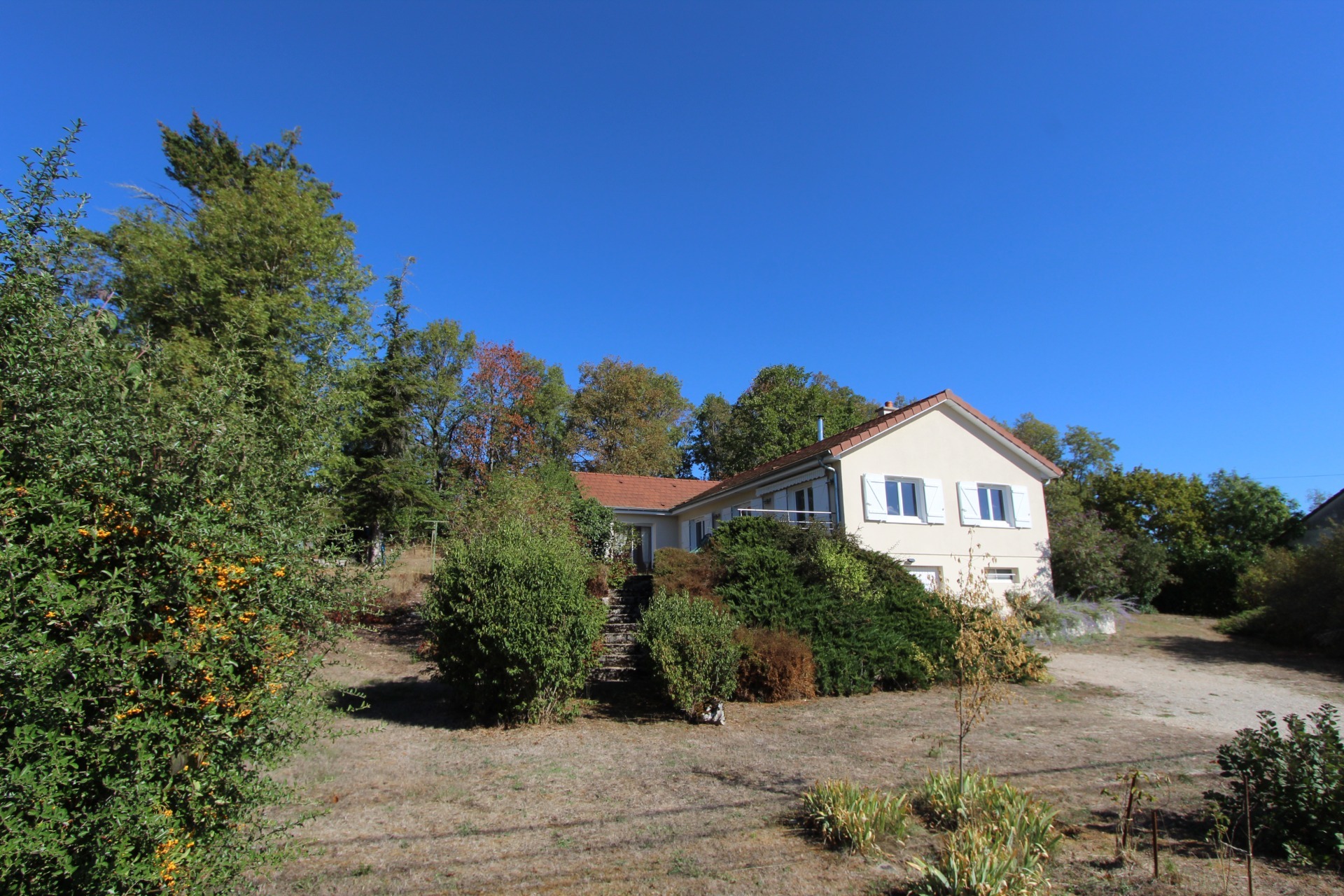 Maison à vendre 5 pièces de 106 m² à SAINTE MARIE SUR OUCHE (21), terrain de 2213 m² arboré