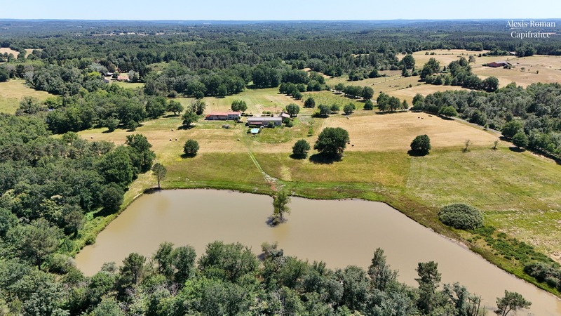 Propriete à vendre 11 pièces proche de ECHOURGNAC (24)