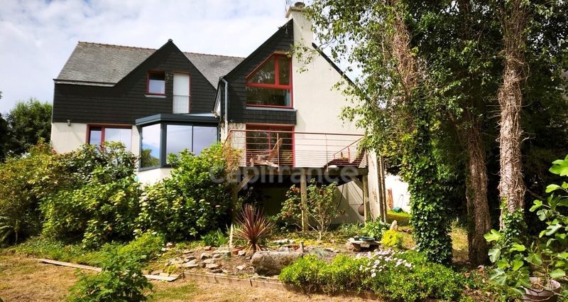 Maison d’architecte avec vue mer – Un bien rare à Plougastel