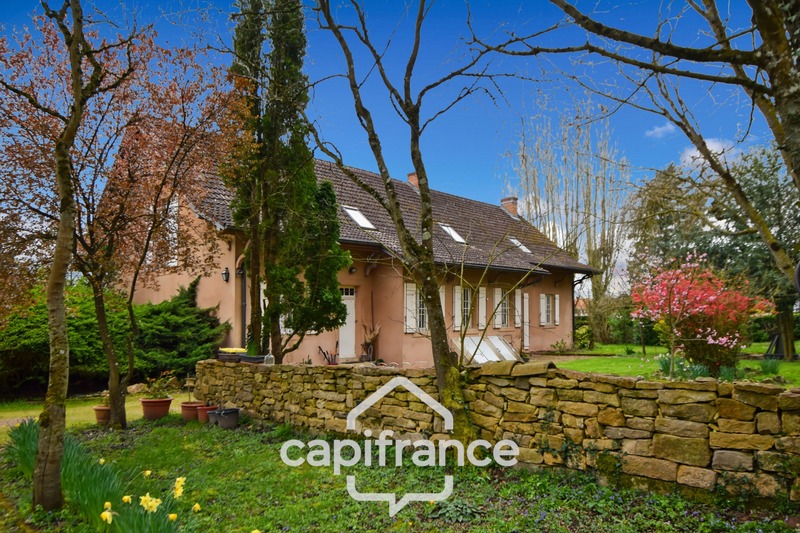 Demeure de charme au cœur de Pierre-de-Bresse, 7 pièces