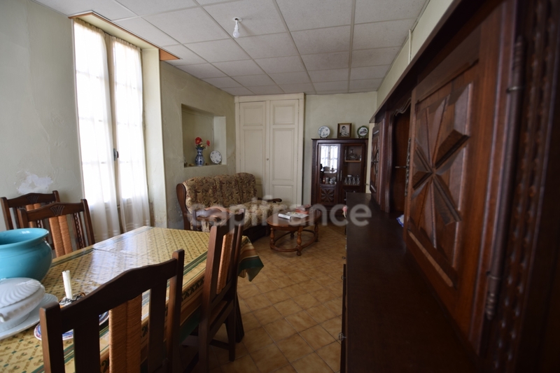 Maison de village , 2 chambres, à SEYCHES (47)