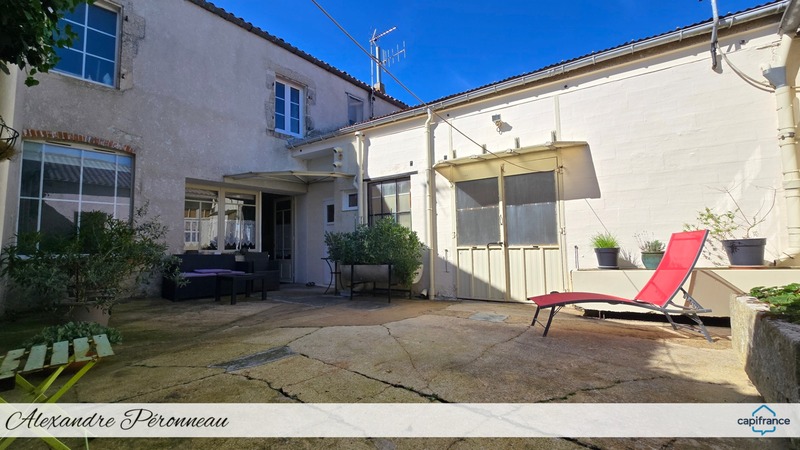 ENSEMBLE IMMOBILIER : MAISON 4 CH + GARAGE ATELIER – IDÉAL ARTISAN OU PROJET MIXTE – SECTEUR FERRIERES