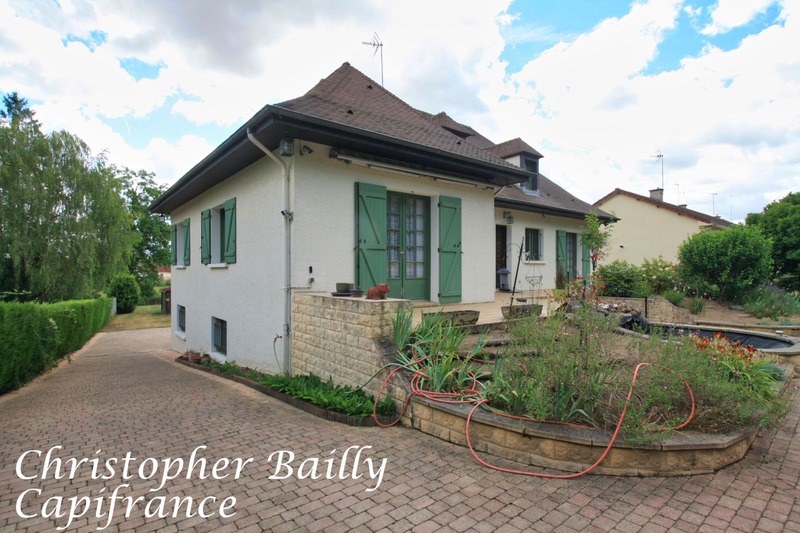 Maison 5 chambres, dans un village dynamique, à proximité directe des commodités