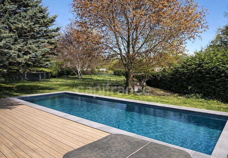 Maison à vendre 7 pièces CROZET (01)