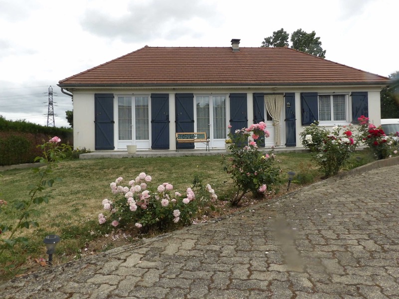Maison à vendre 8 pièces COMMENTRY (03) terrain 3700 m2