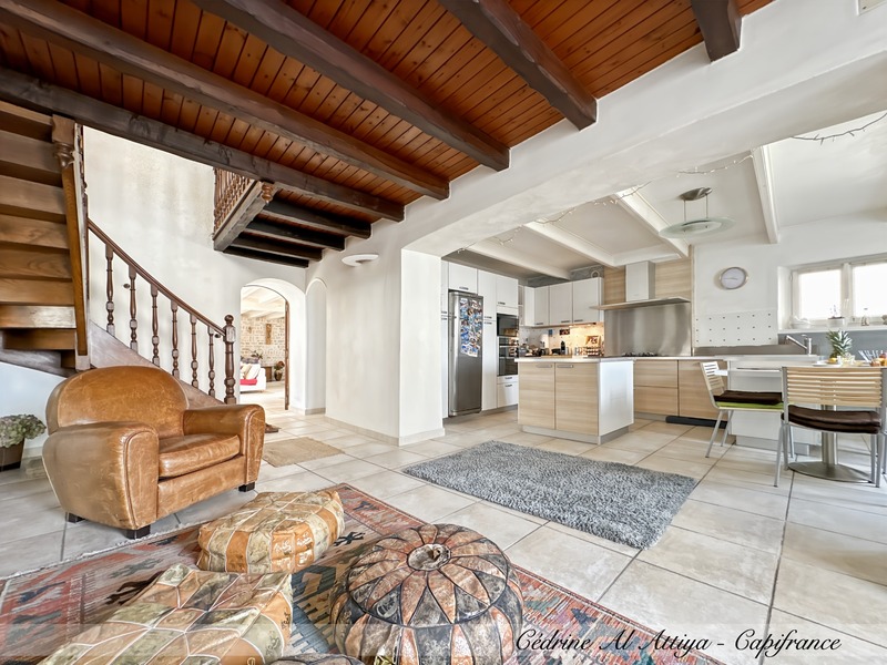 Propriété à vendre 318m2 habitables, 11 pièces, 7 chambres, parcelle de 1700m2 environ, jardin, garage, piscine, dépendances