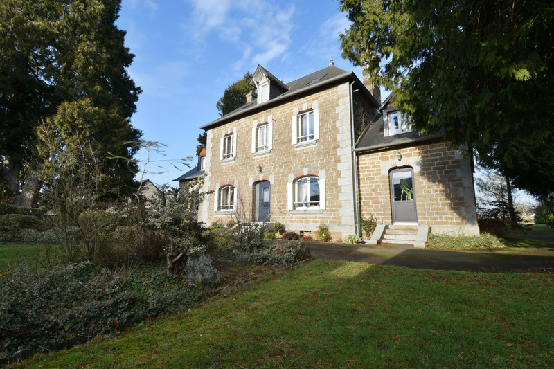 Maison 220m² — Saint-Fraimbault