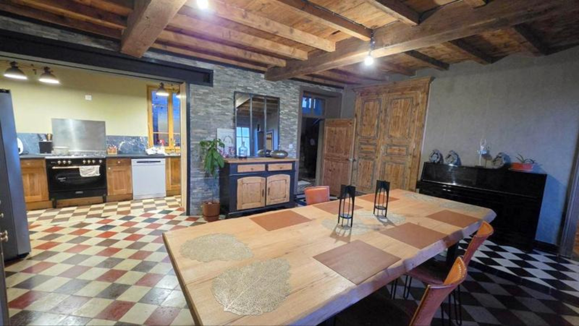 Propriete à vendre 11 pièces