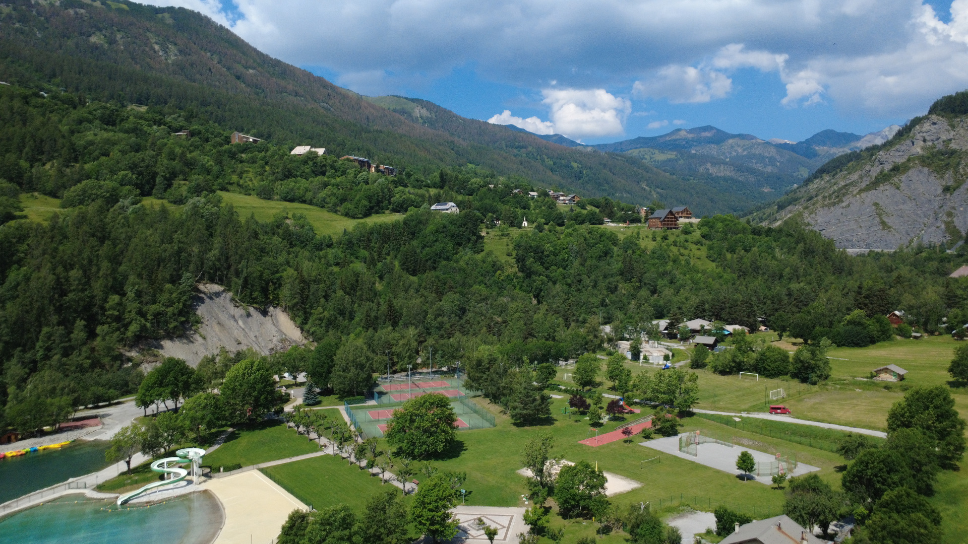 Val d'Allos, une oasis de fraicheur à la montagne - Label Famille Plus Montagne - Chalet 8 pièces - Vue montagne - Altitude 1400m