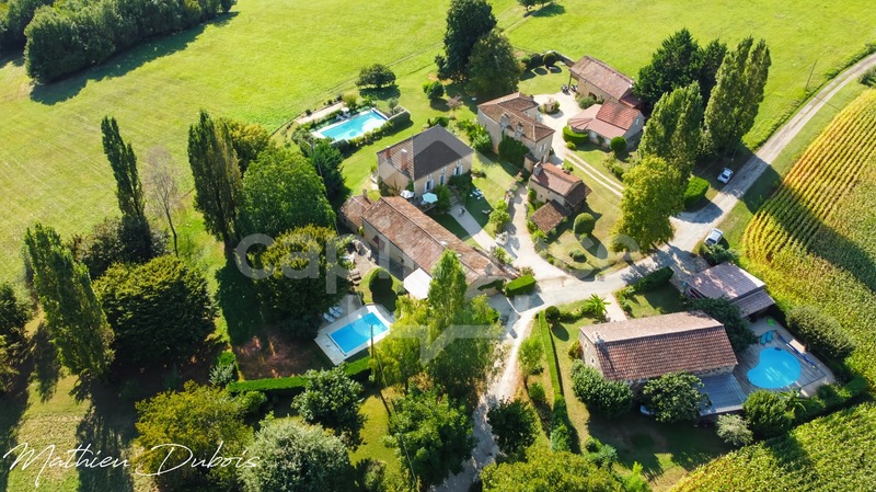 Domaine en hameau privé avec activité touristique - Cadre d’exception entre Lot et Dordogne