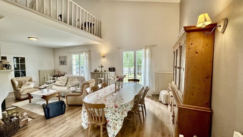 Maison à vendre 7 pièces MARTIGNAS SUR JALLE (33)