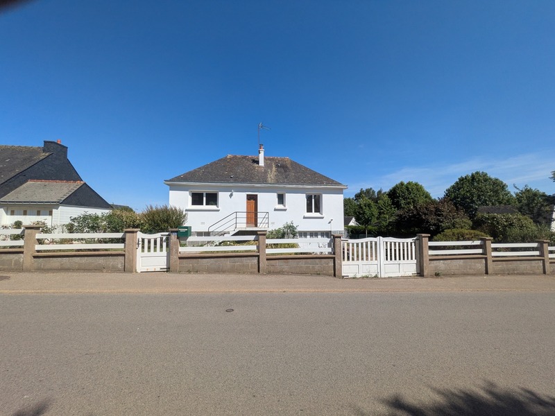NEULLIAC MAISON EN REZ DE CHAUSSEE SURELEVE de 73m² 3 PIECES PARCELLE DE 1231m² EN PARTIE CONSTRUCTIBLE