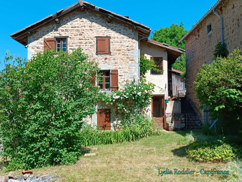Fermette 10 pièces - grande grange - Rare à SAINT VICTOR MONTVIANEIX (63550) en Auvergne-Rhône Alpes