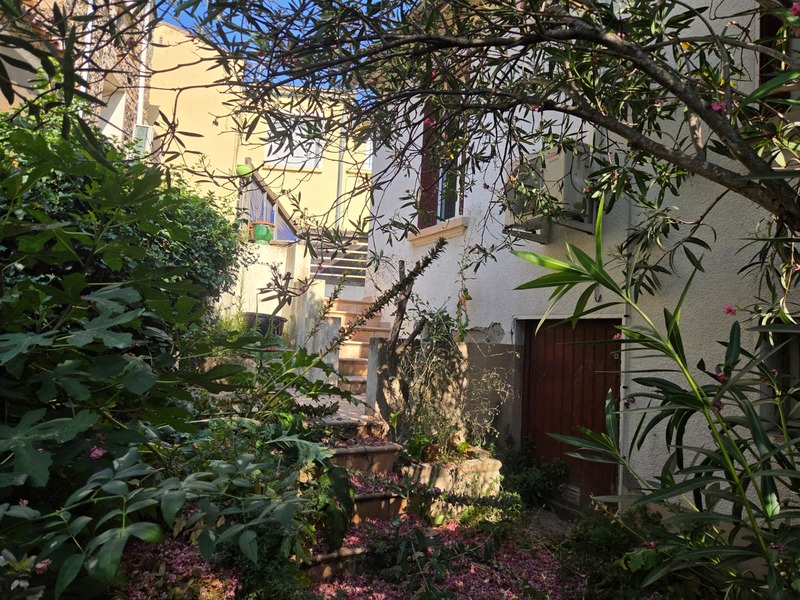 SAINT MARTIN DE VALGALGUES (30) idéal investisseur maison mitoyennes 91m² environ sur une parcelle de 175m² en centre ville