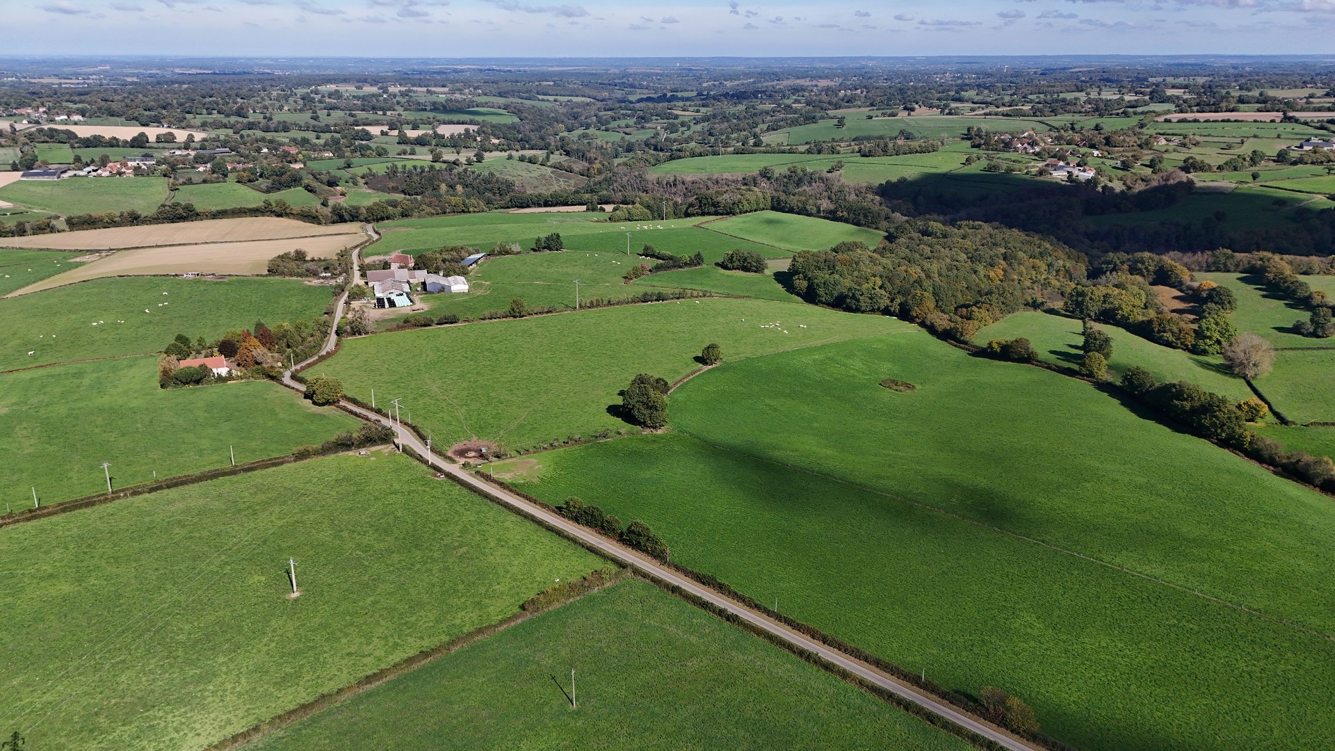 Propriété à vendre – Ancienne seigneurie avec 45 hectares attenants – Proche La Châtre (36) ferme équestre ou agricole