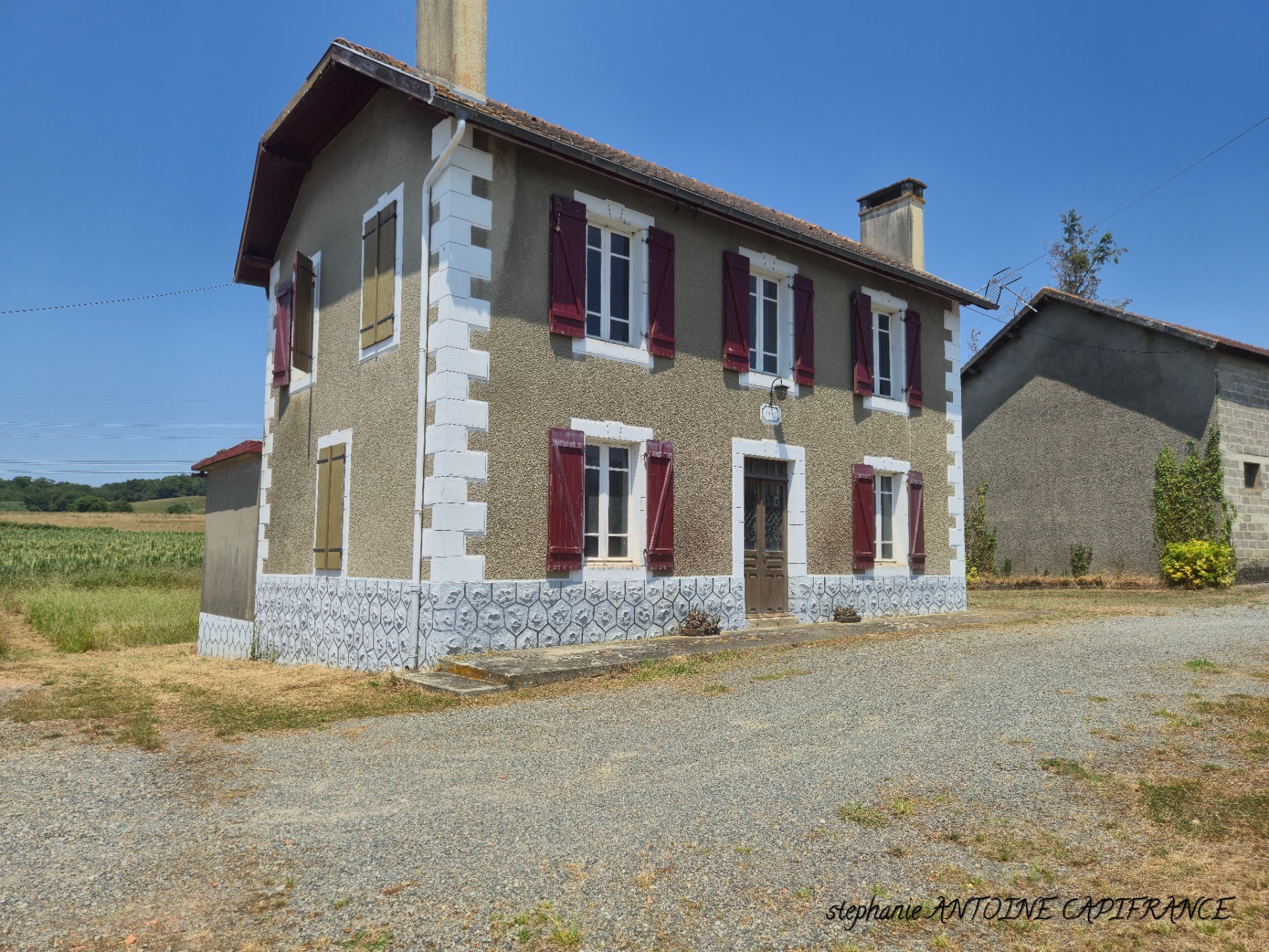 Maison de caractère de 158,52 m² à rénover, 4 chambres, SERRES SAINTE MARIE 64