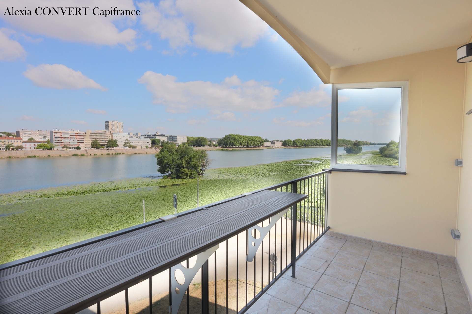 Appartement d'exception 99m² avec garage vue panoramique à SAINT LAURENT SUR SAONE (01)