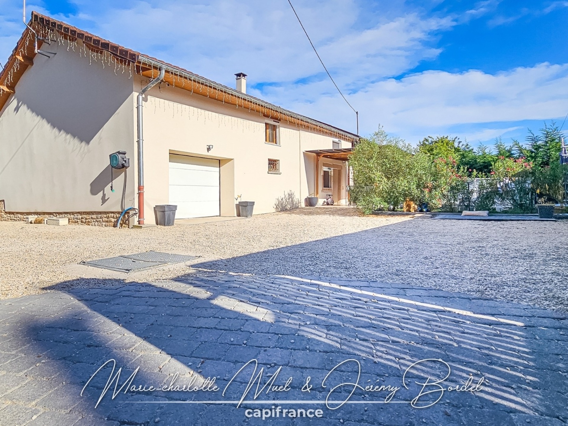 Maison 3 chambres + bureau et garage