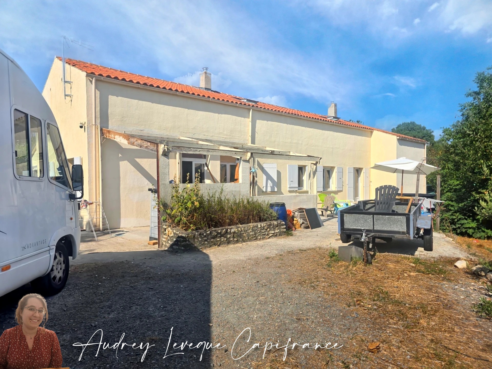 Maison à vendre 7 pièces SAINT PIERRE D'AMILLY (17)