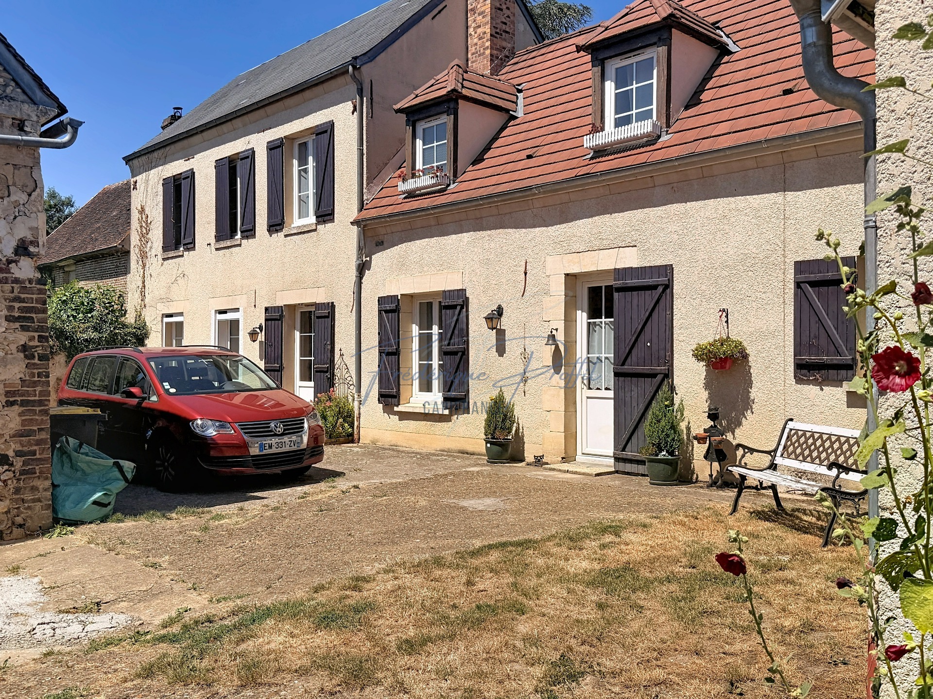 À vendre – Authentique longère de 192 m² à proximité de Clermont