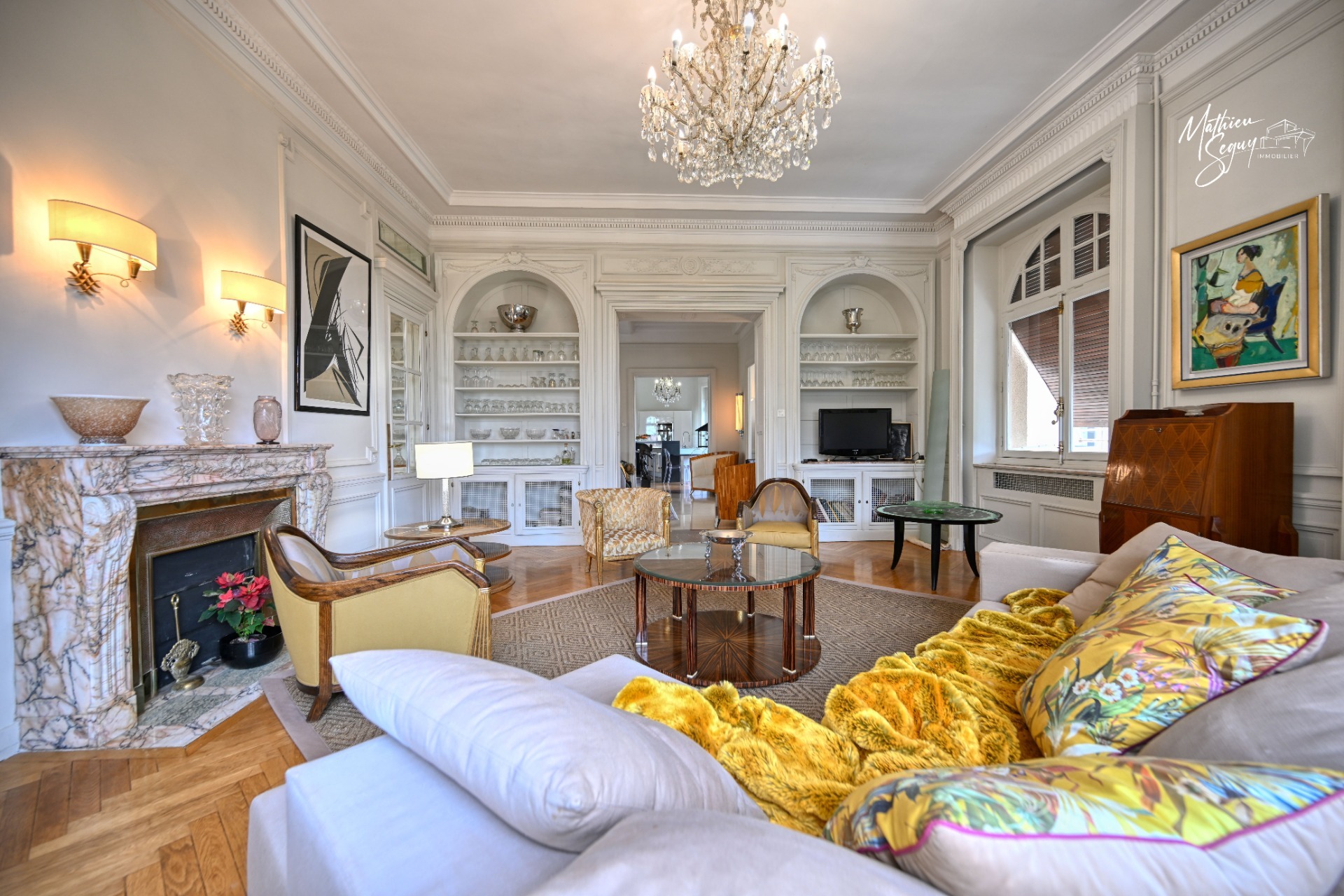 CHAZELLES SUR LYON - Propriété de Prestige