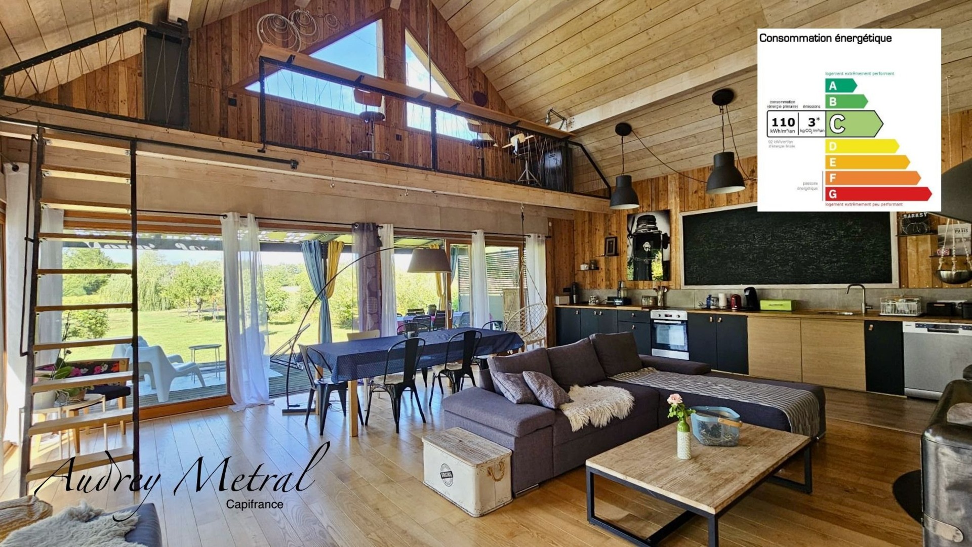 Maison individuelle d'environ 149 m2 à vendre à Vions avec grand terrain - garage - piscine à 50 min d'Annecy et Genève et 35 min d'Aix-les-Bains