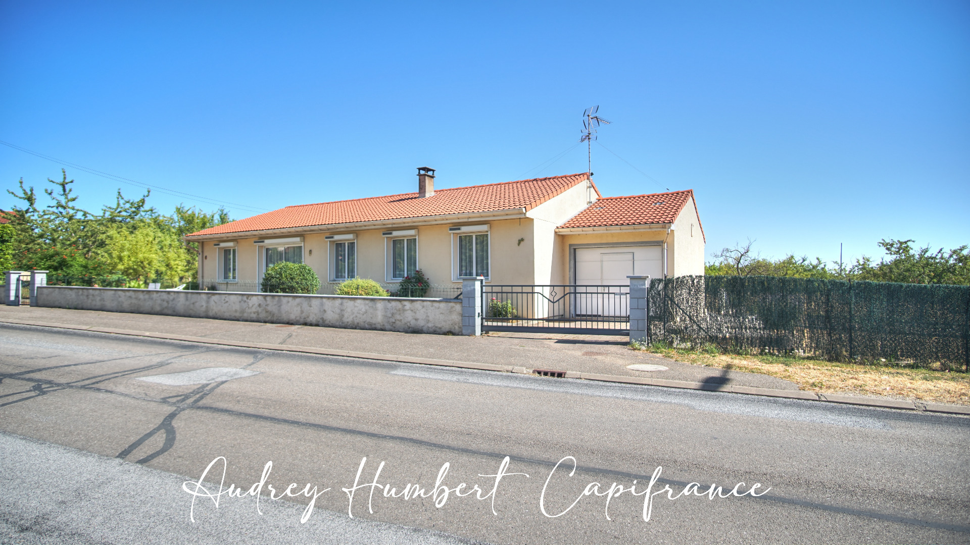 Maison à vendre VIAGER occupé SAINT MAURICE SOUS LES COTES (55) - plain-pied - grand séjour - 3 chambres - véranda - garages et jardin