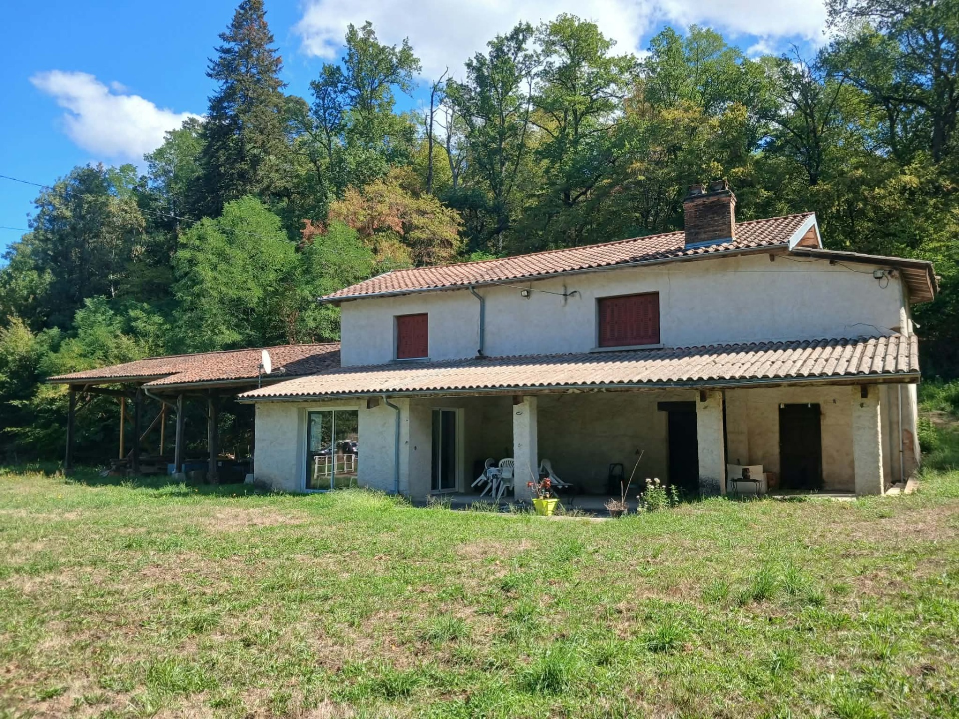 Fermette de caractère avec 3,6 hectares de terrain – Hameau de Sermentizon