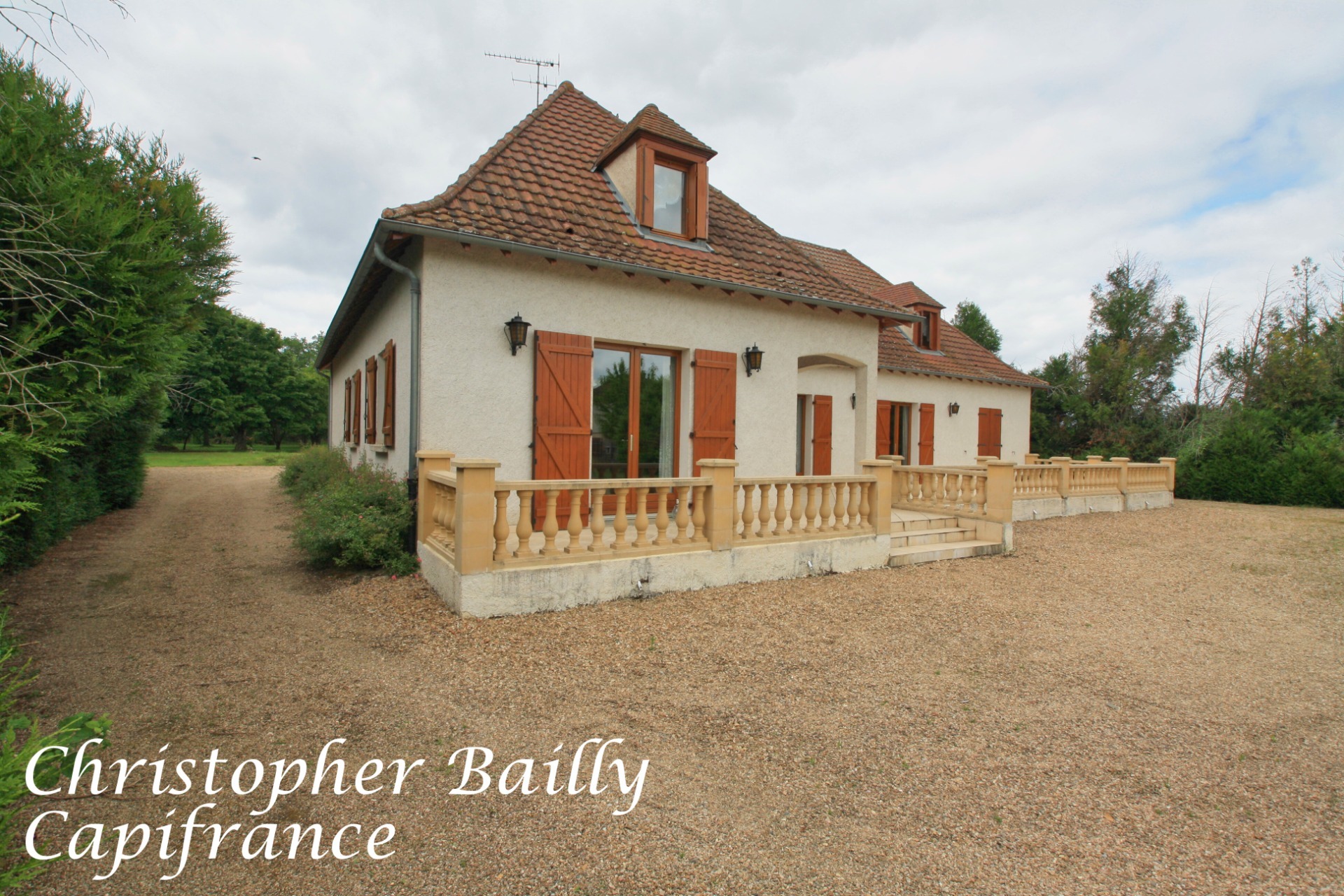 Maison traditionnelle , 5 chambres, sur 5000 m² de terrain