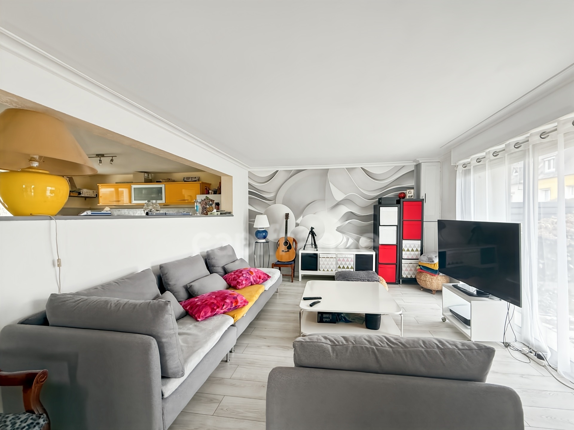 LE RELECQ-KERHUON – À DEUX PAS DE LA MER, UNE MAISON FAMILIALE AUX BEAUX VOLUMES