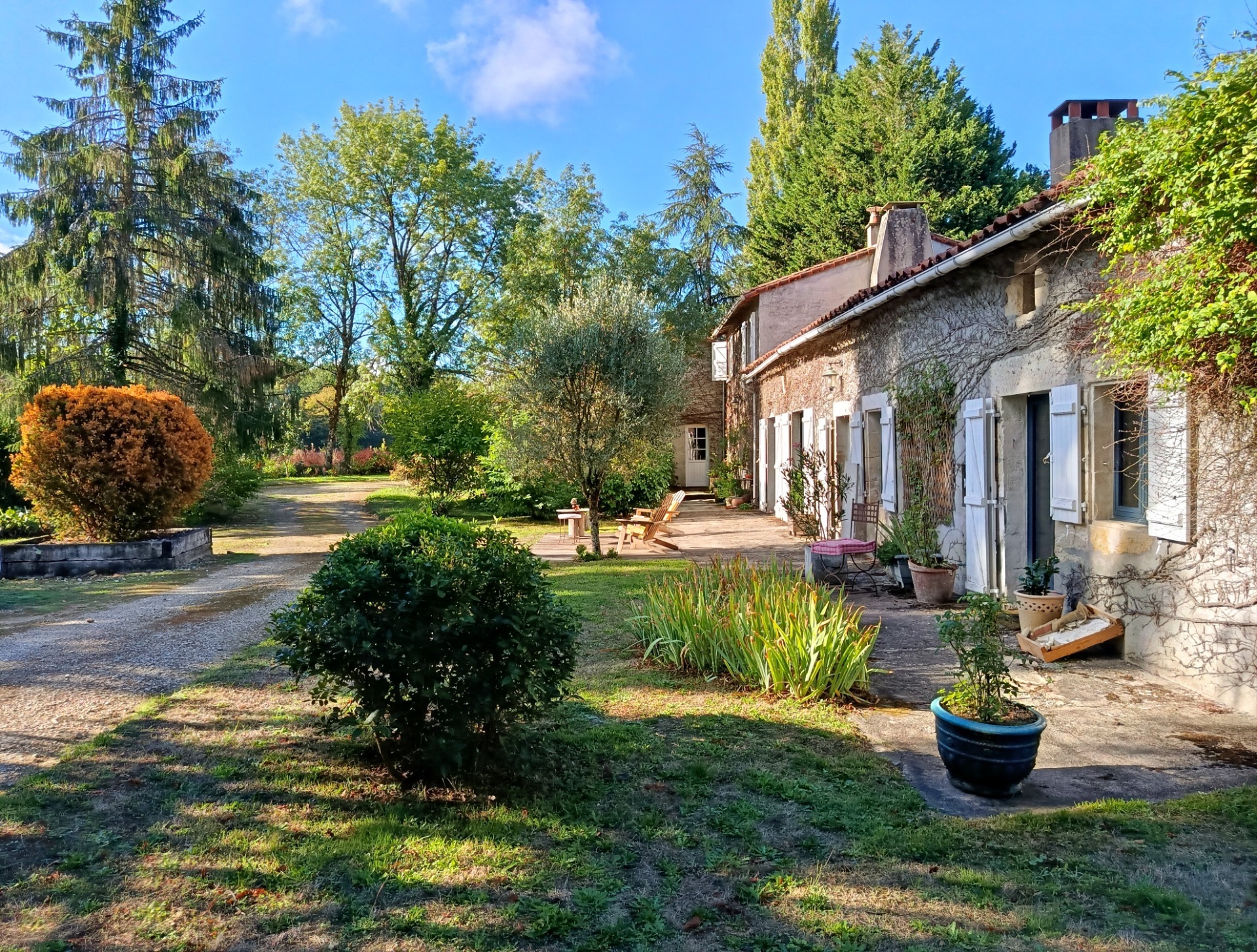 Propriété de caractère à vendre 8 pièces Les Châteliers (79)