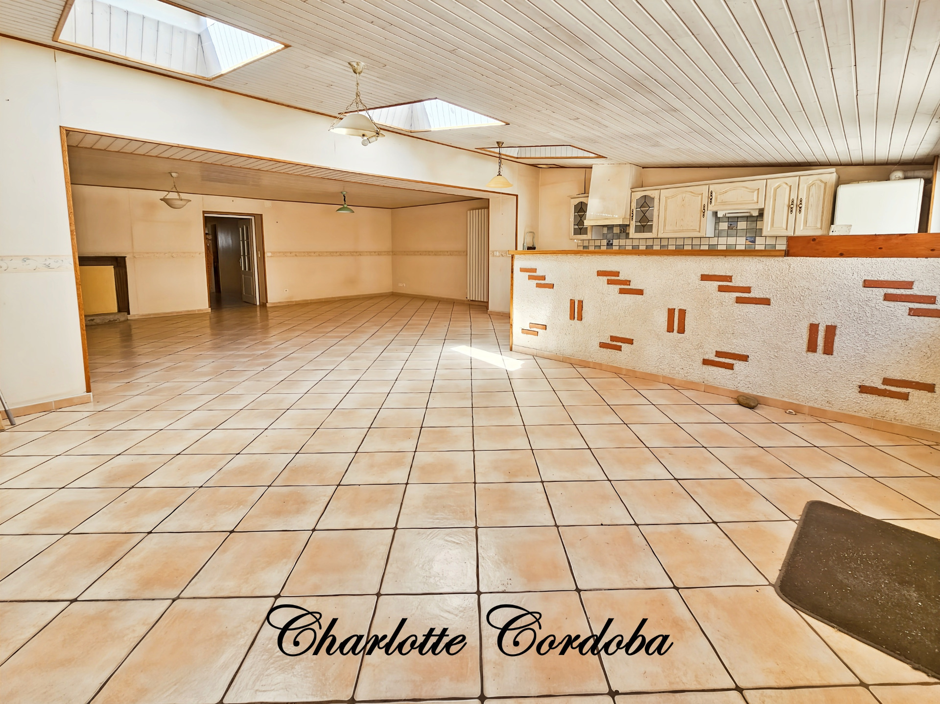 FEUGAROLLES — 156 m², 3 chambres, un bureau et plus de 70 m² pour vivre et recevoir