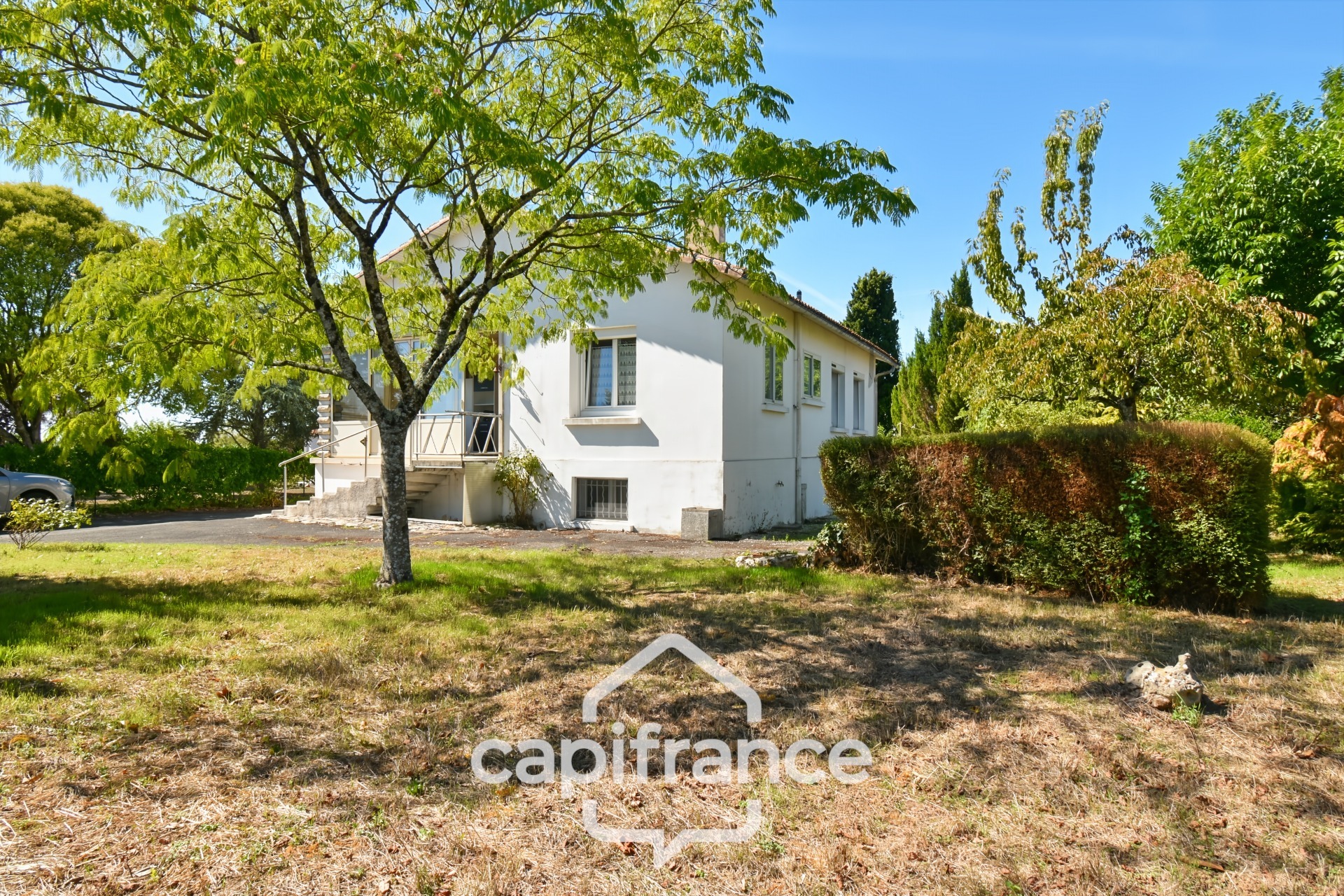 Maison à vendre COURCELLES (17), 140m²habitables, 7 pièces sur 4800m² de terrain avec nombreuses dépendances