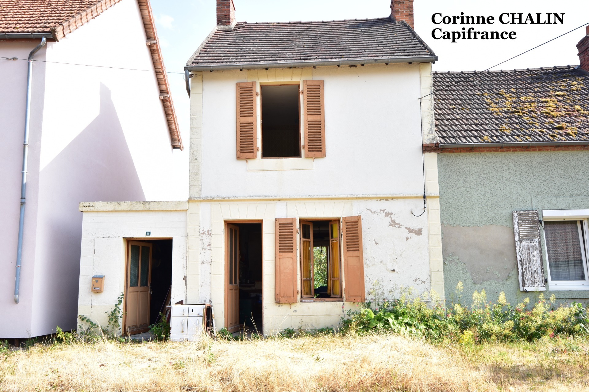 Maison à vendre 4 pièces sur 537m2 de terrain MONTCOMBROUX LES MINES (03)