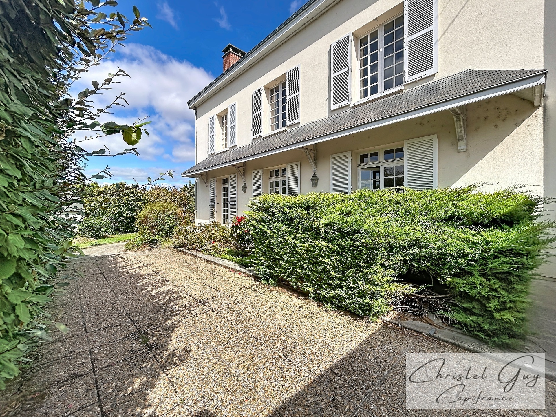 Montval sur Loir (72), maison à vendre de 291 m² – 7 chambres - 633 m² de terrain - grande famille - maison secondaire-profession libérale