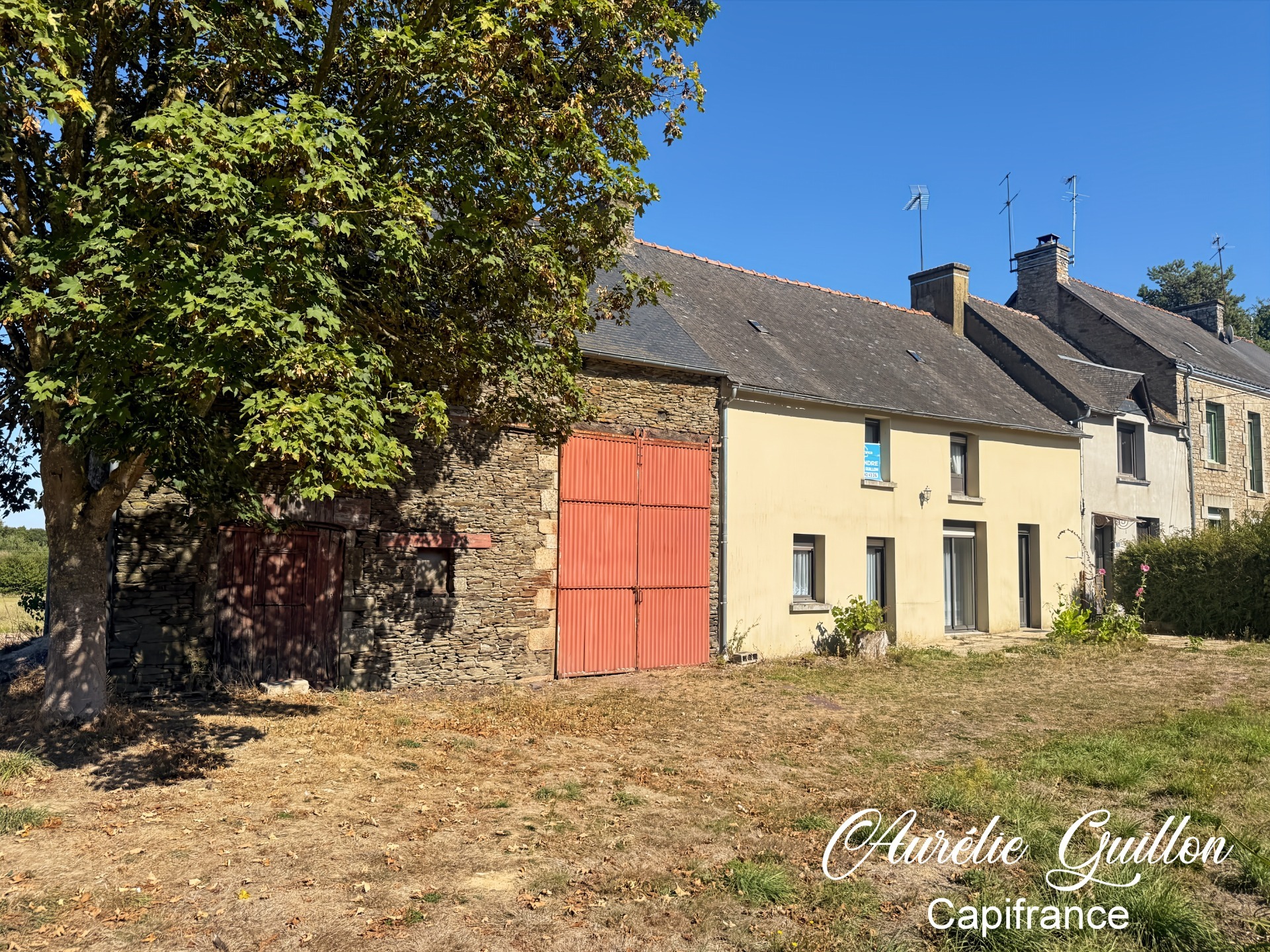 En exclusivité ! Longère en pierre – 135 m² habitables, combles, dépendance et terrain