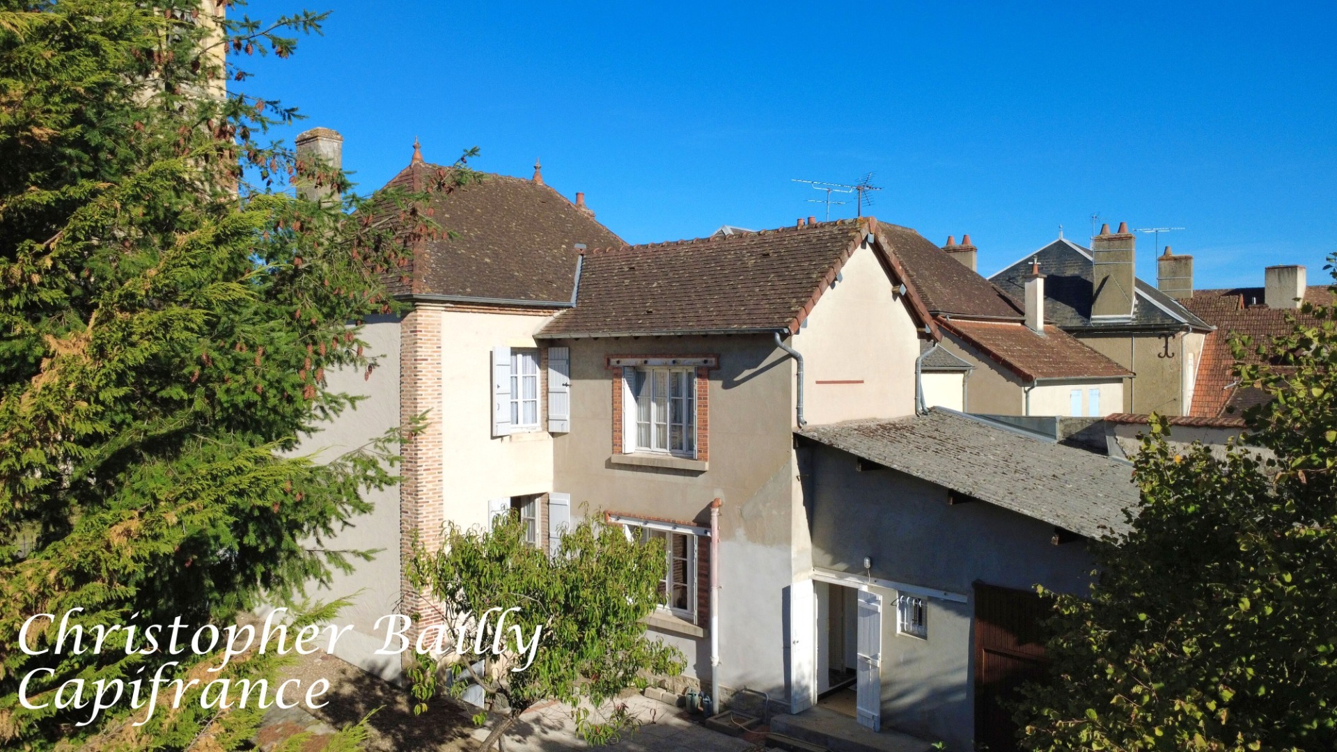 Maison de caractère, 3 chambres sur un terrain clos de 894 m²