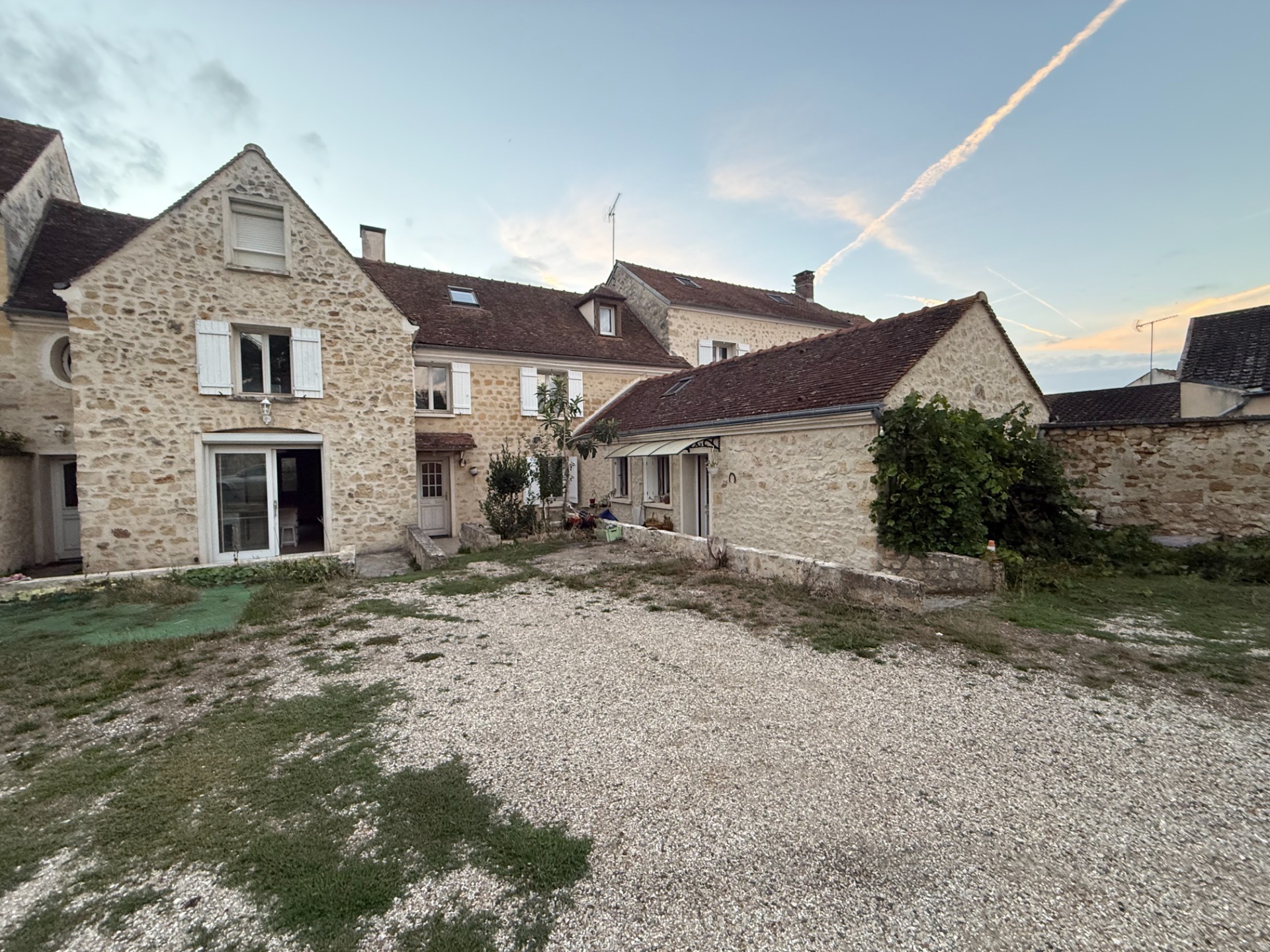Ensemble de 3 Maisons à vendre à ABLEIGES (95)