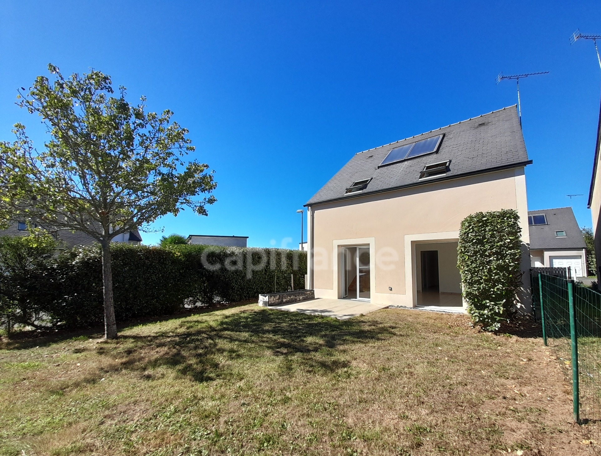Maison individuelle à vendre 4 pièces PLOGONNEC (29180) - surface habitable 85 m2- 3 chambres - 1 garage - 1 jardin - 1 terrasse. Parcelle de 288 m2