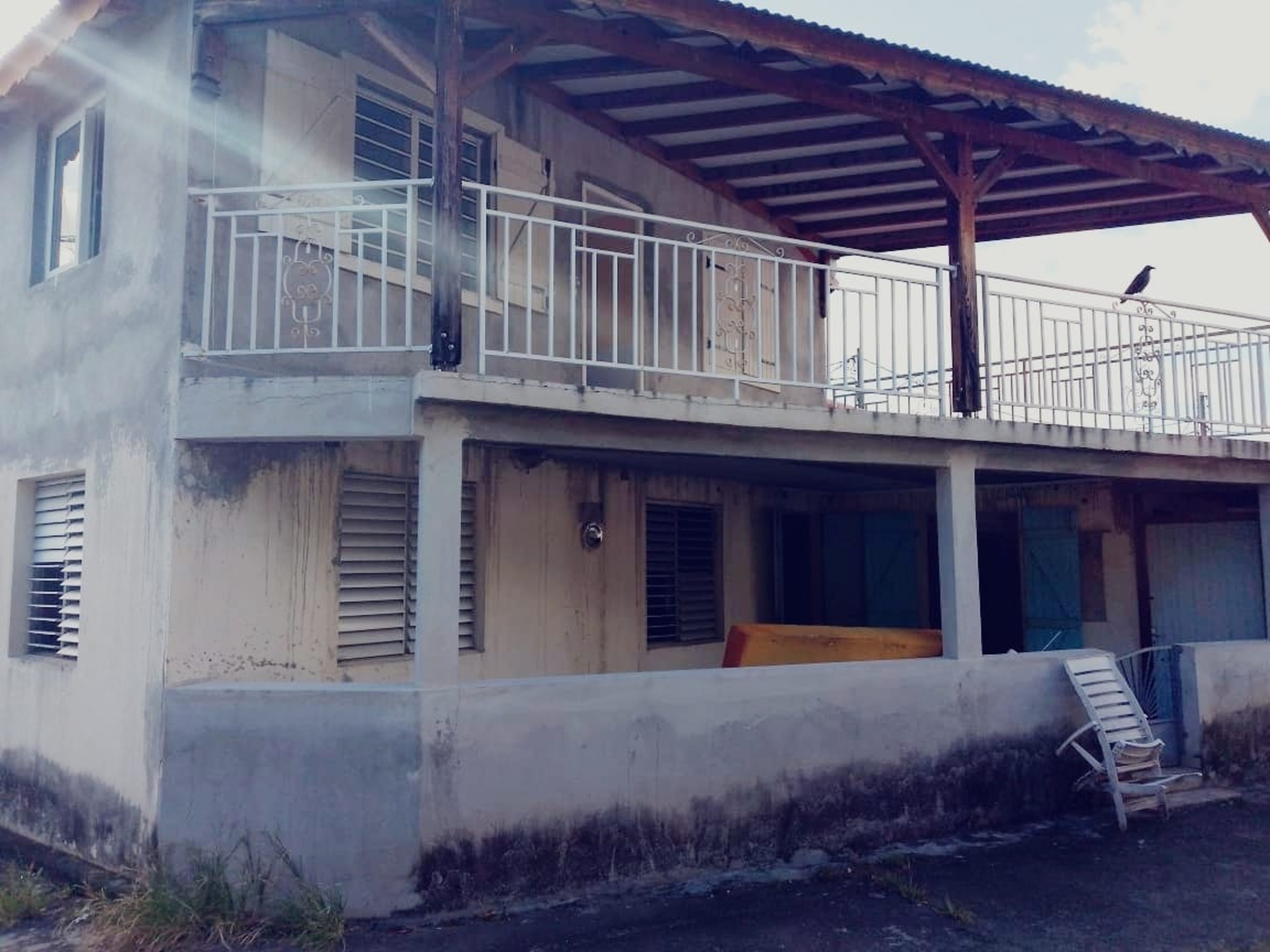 À VENDRE – Maison 2 niveaux à Baillif Guadeloupe, proche du centre et de toutes commodités