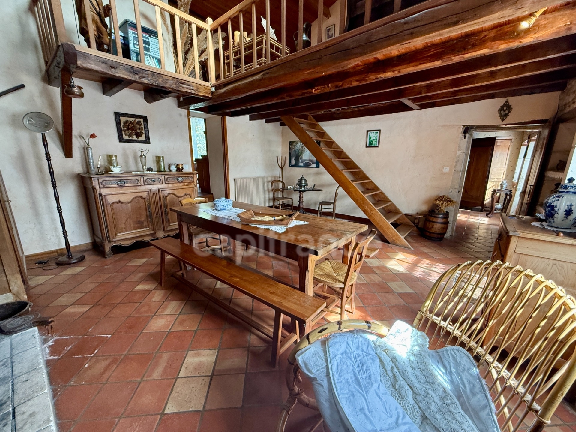 Maison en pierre pleine de caractère avec potentiel locatif – proche de Cherveux