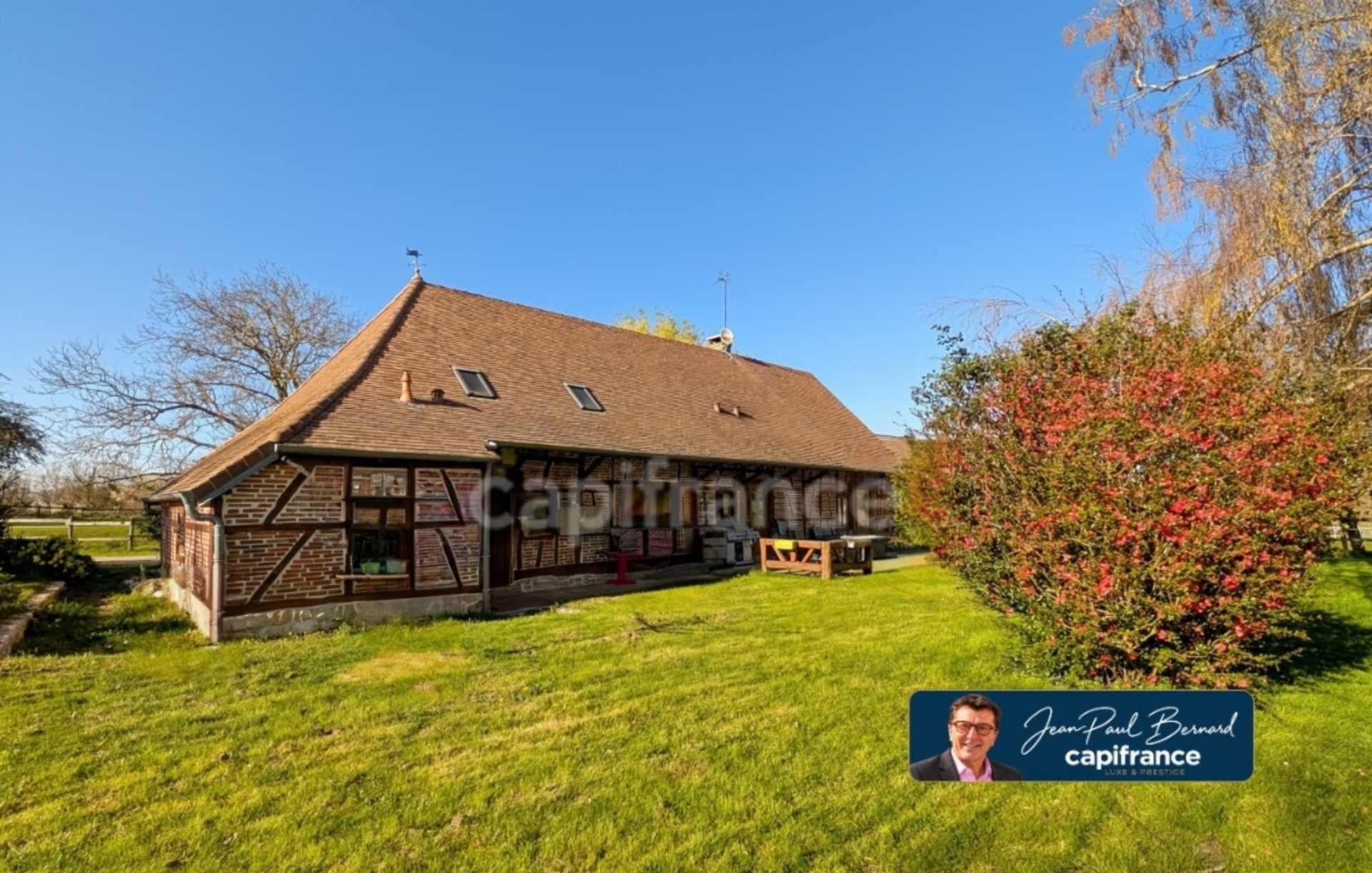 Rare à Lessard-en-Bresse : Ferme Bressane de 159 m2 Dépendance d'Exception et terrain de 8753 m2