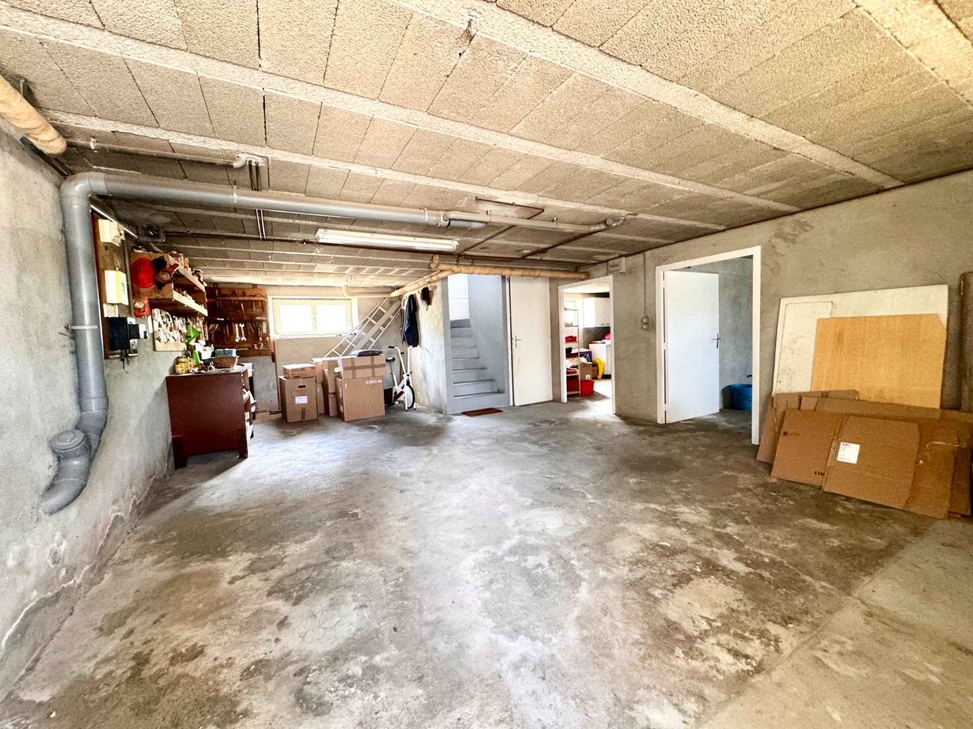 PLOUGUIN – Maison familiale de 105 m², 4 chambres et sous-sol total