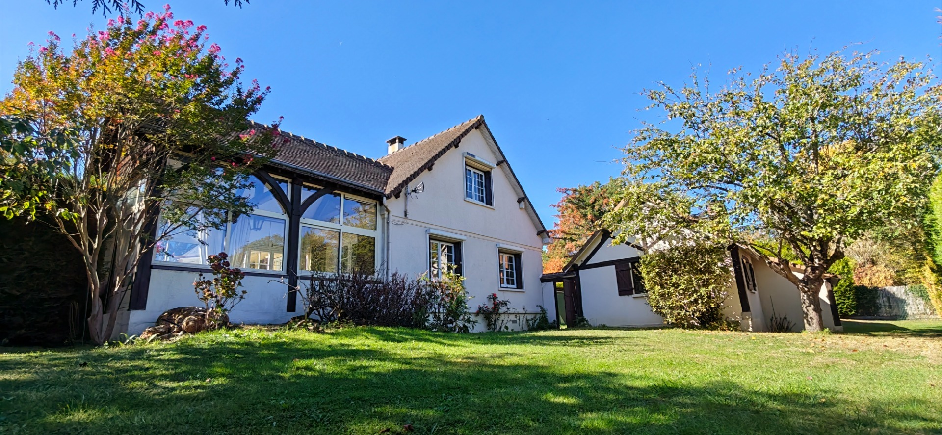 A moins d’une heure de Paris - Propriété à la campagne avec maison d’amis et piscine (78)