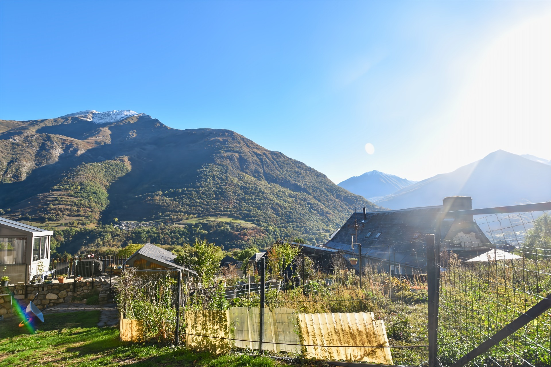 Sazos 65, maison de village de 70 m² à rénover avec jardin et vue panoramique sur les montagnes !