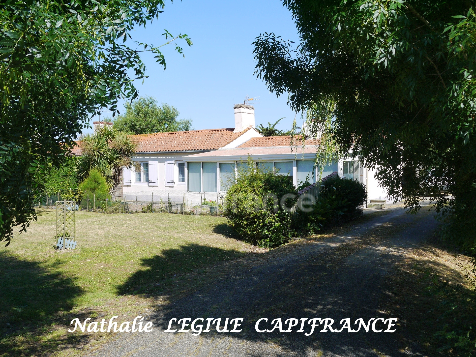 (85) VENDEE LA BARRE DE MONTS (85) à vendre longère 114 m² 6 pièces 3 chambres véranda garages ateliers 3500 m² terrain