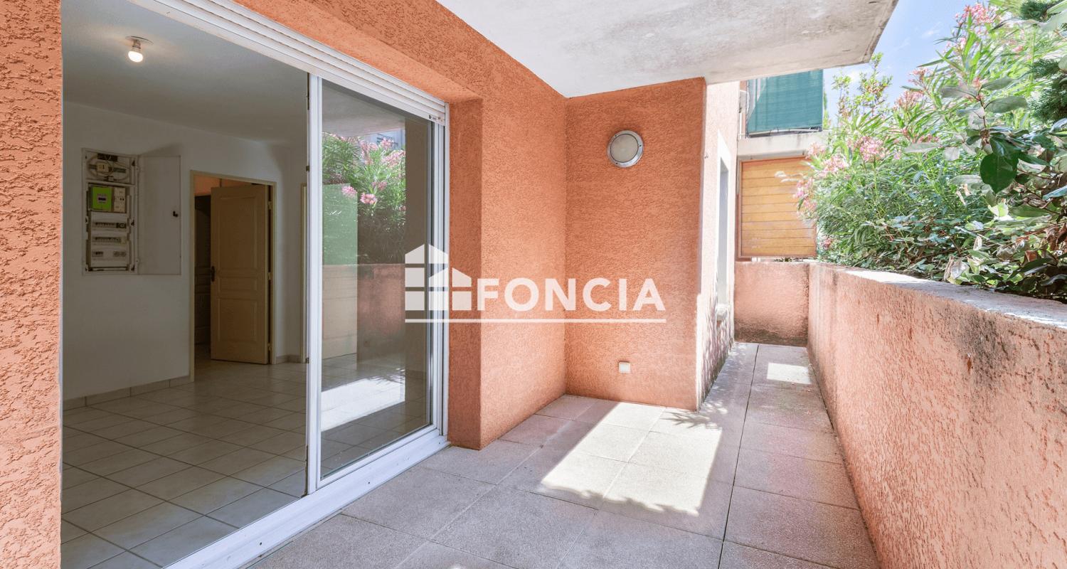 Villeneuve-lès-Béziers – Appartement T2 avec terrasse et parking