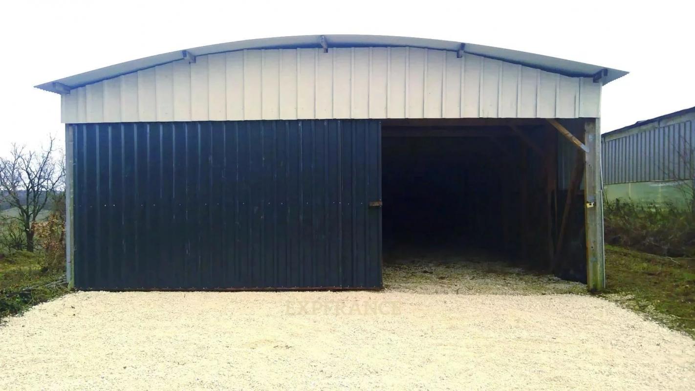 HANGAR A LOUER 200 m2