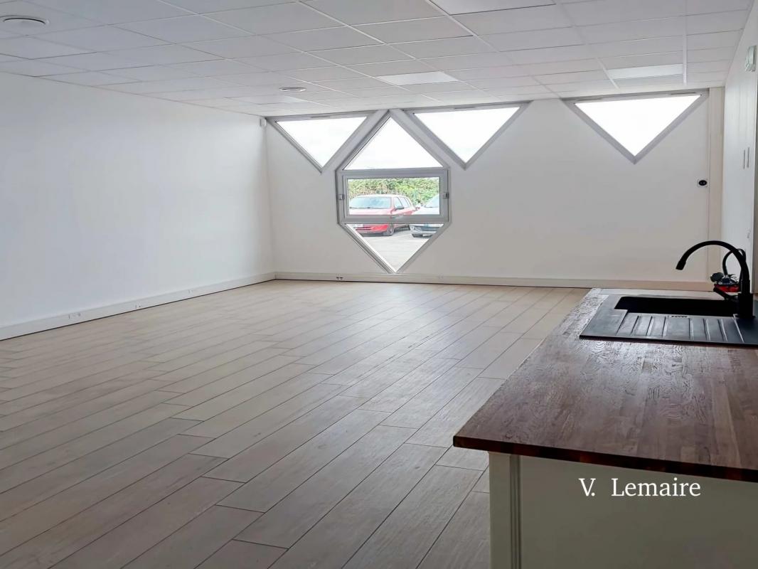Local avec bureau rénové -  57 M2 - Meaux