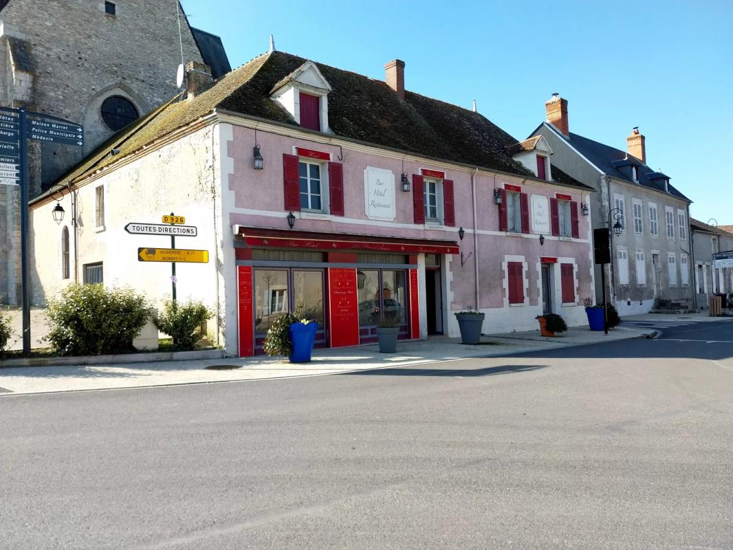 À vendre : Ancien Hôtel-Restaurant au coeur de Beaulieu-sur-Loire